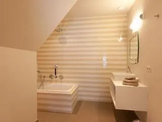 Riche Terre Дамме